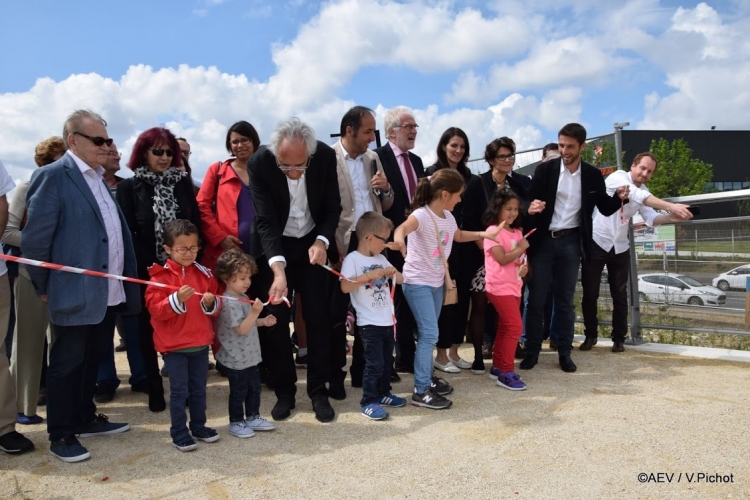 La passerelle sur la RN 406 ouverte au public