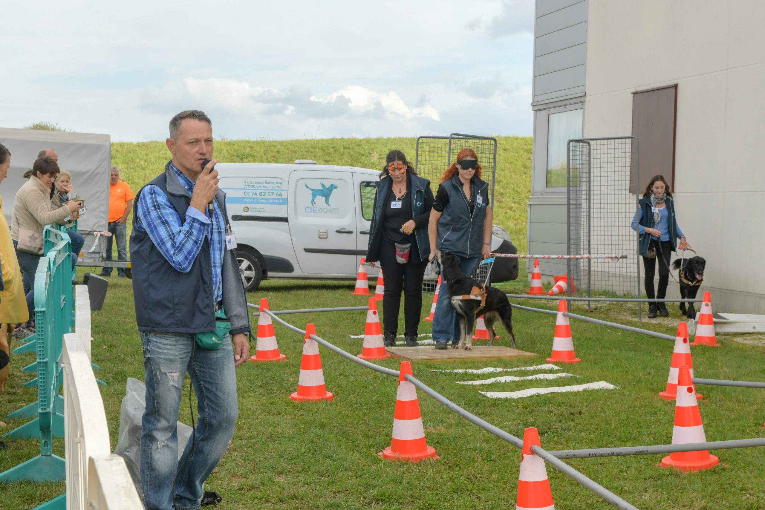 Vis ma vie de chien-guide au CIE : du chiot au héros du quotidien